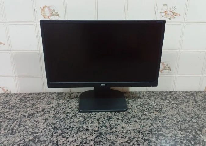 Monitor 24 IPS Com HDMI - Base Giratório e Altura