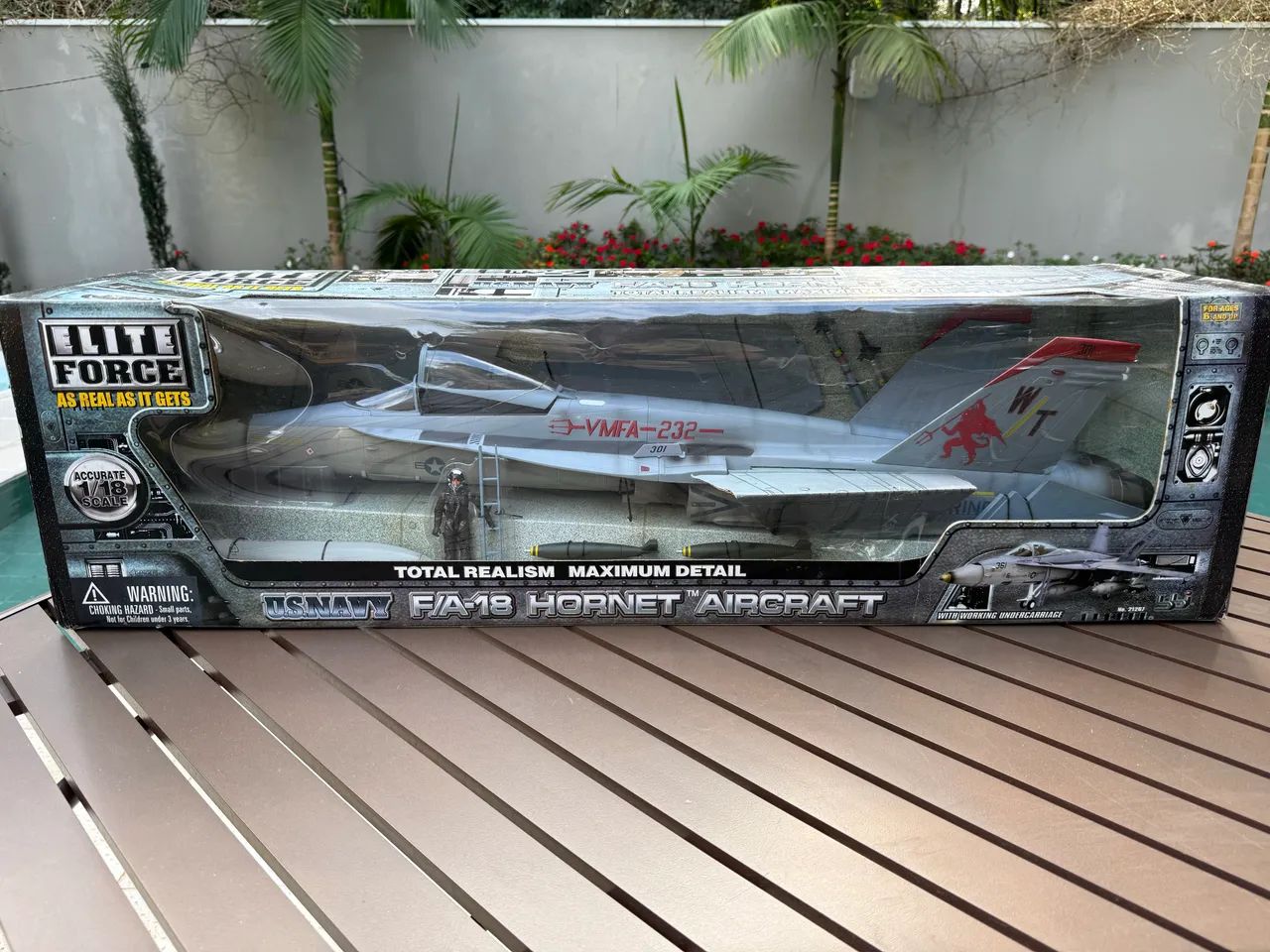 Elite Force F/A- 18C Hornet Aircraft - Comandos em ação - Hobbies
