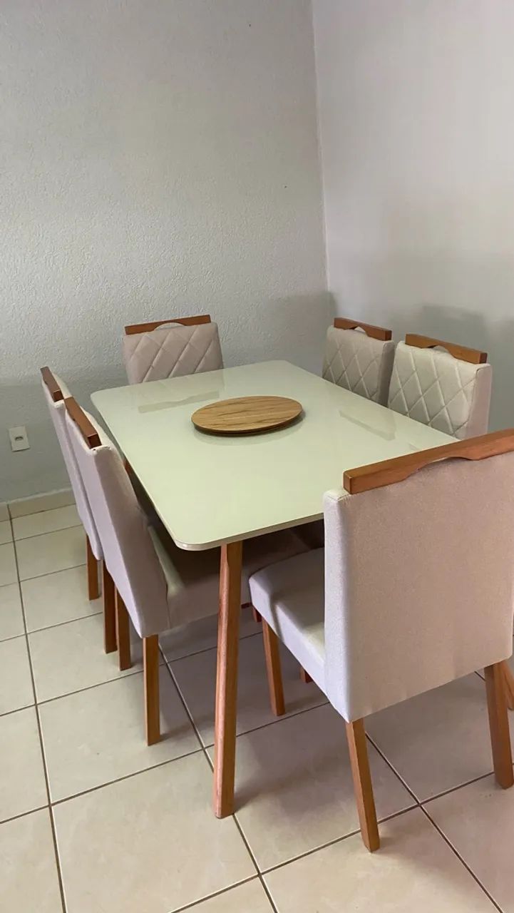 Mesa de Jantar com 6 cadeiras