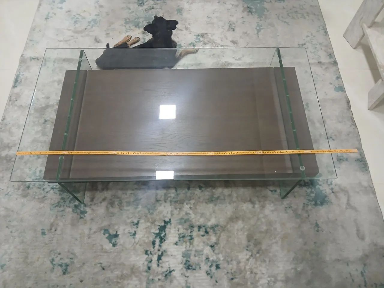 Mesa de centro para sala, madeira de lei e tampão de vidro - Foto 2