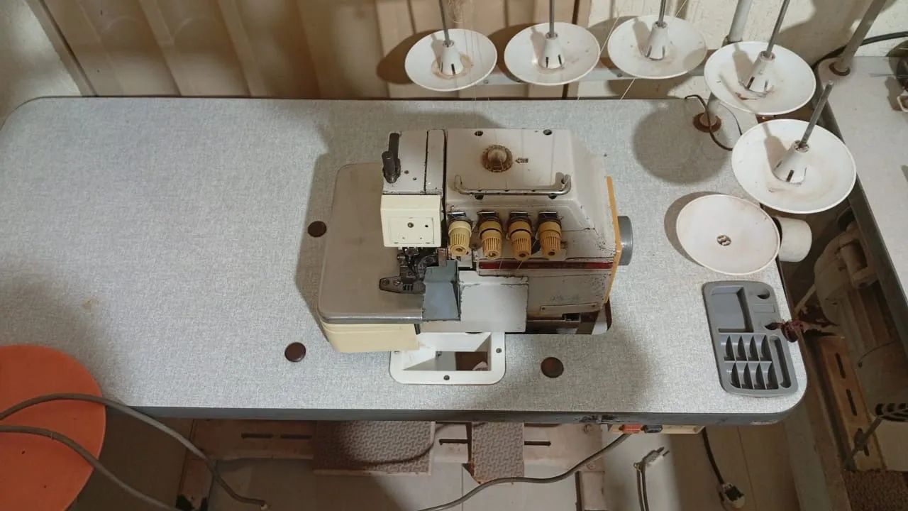 Máquina de costura interlock 