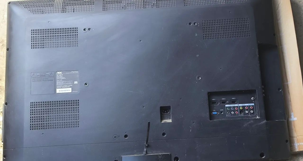 TV AOC 42 polegadas para peças, problema não grave - Foto 3