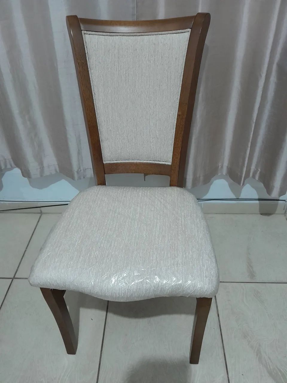 Mesa de jantar.  Pouco usada. Com 8 cadeiras  - Foto 5