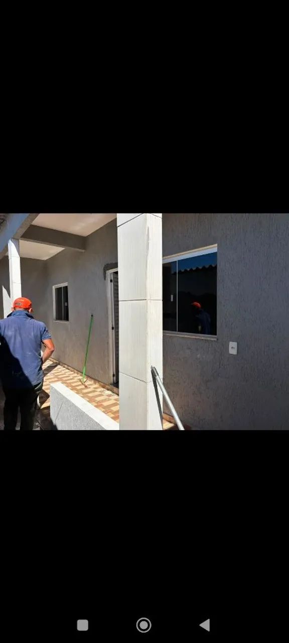 Aluga-se casa recém reformada 