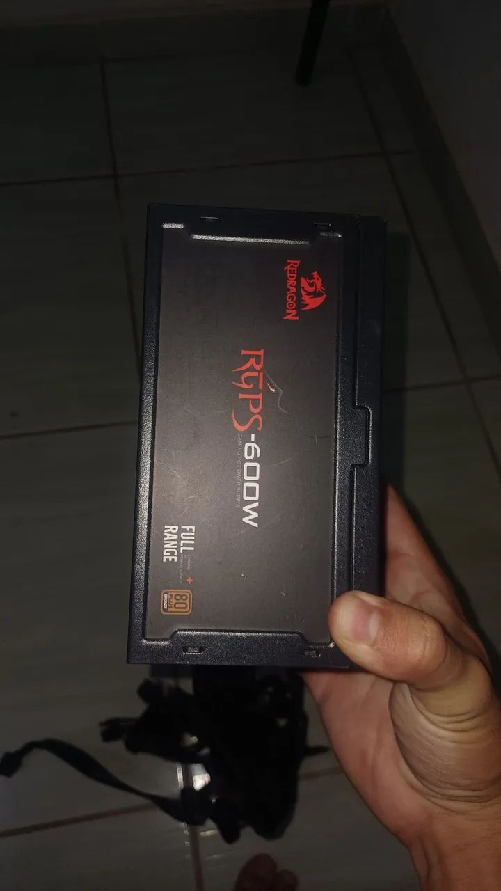 Fonte redragon rgps 600w com defeito - Foto 3