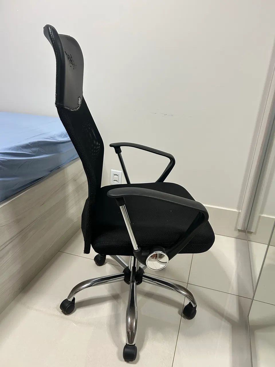 Cadeira ergonômica  - Foto 4