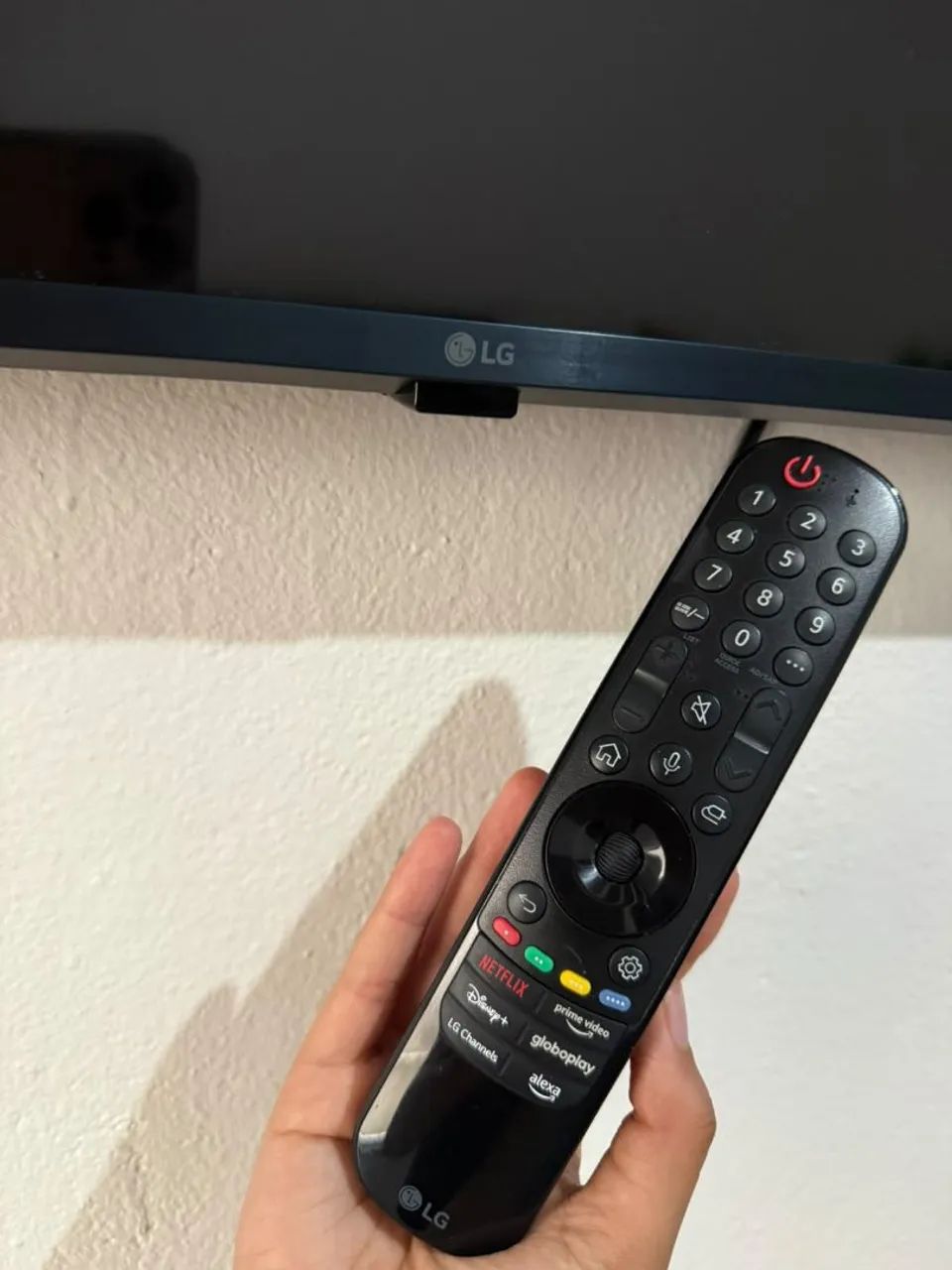 Vendo TV LG smart 4k 50 polegadas novinha com nota fiscal  - Foto 3