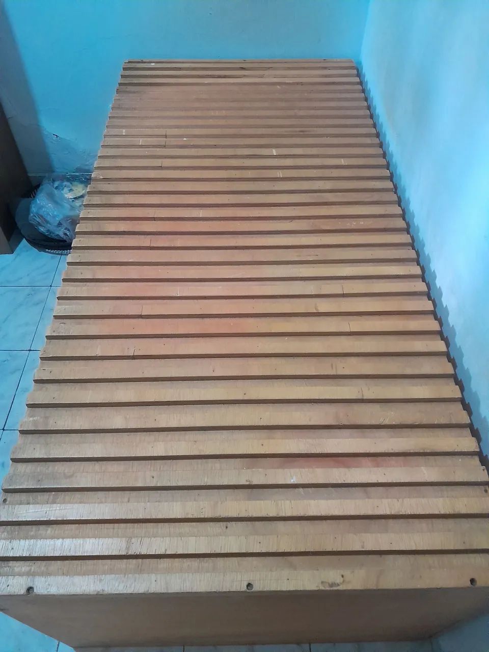 Vendo cama de solteiro - Foto 2