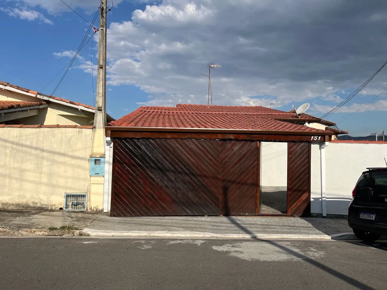Casa no bairro guamirin (piedade)