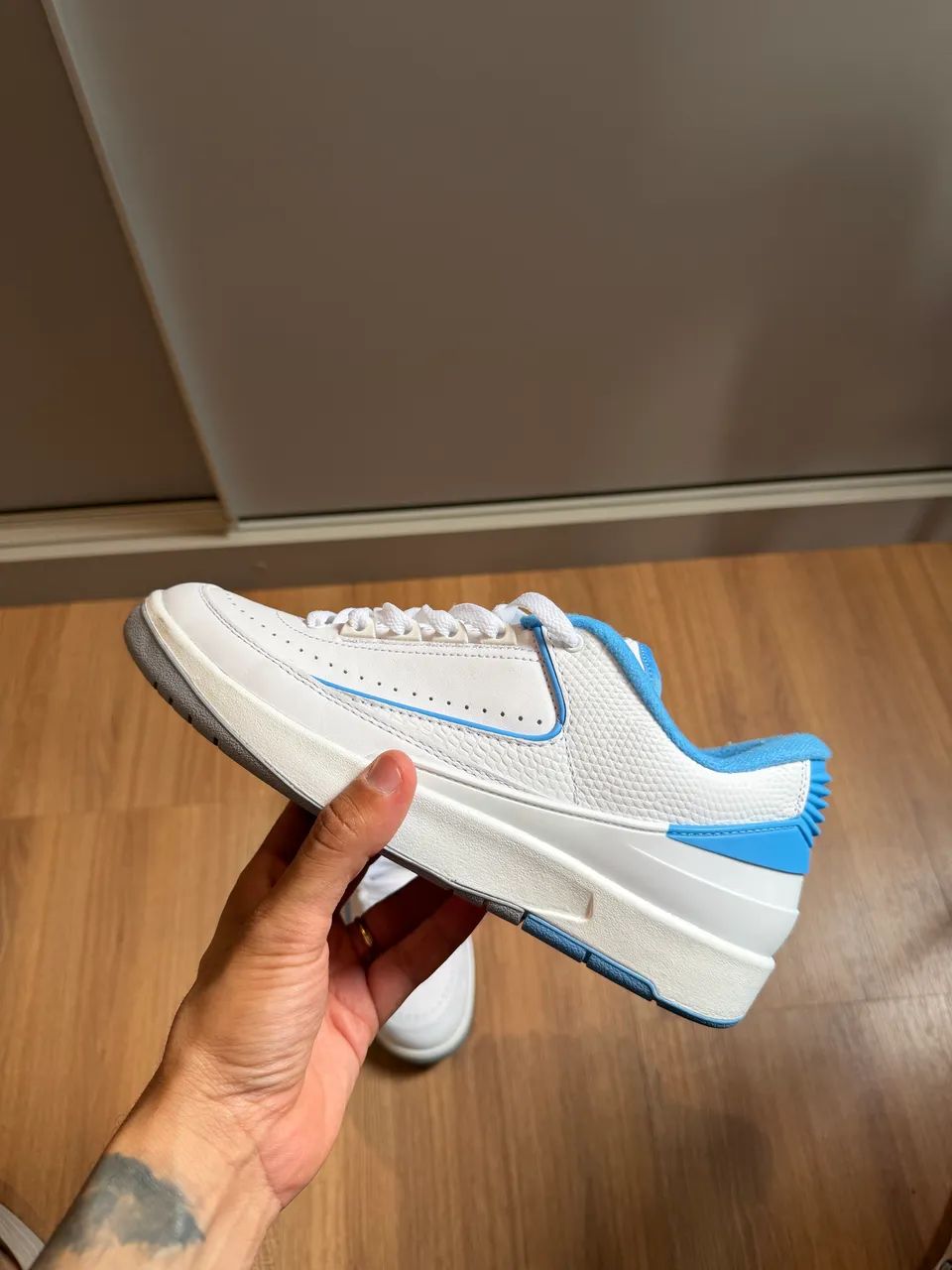 AIR JORDAN 2 - UNIVERSITY BLUE