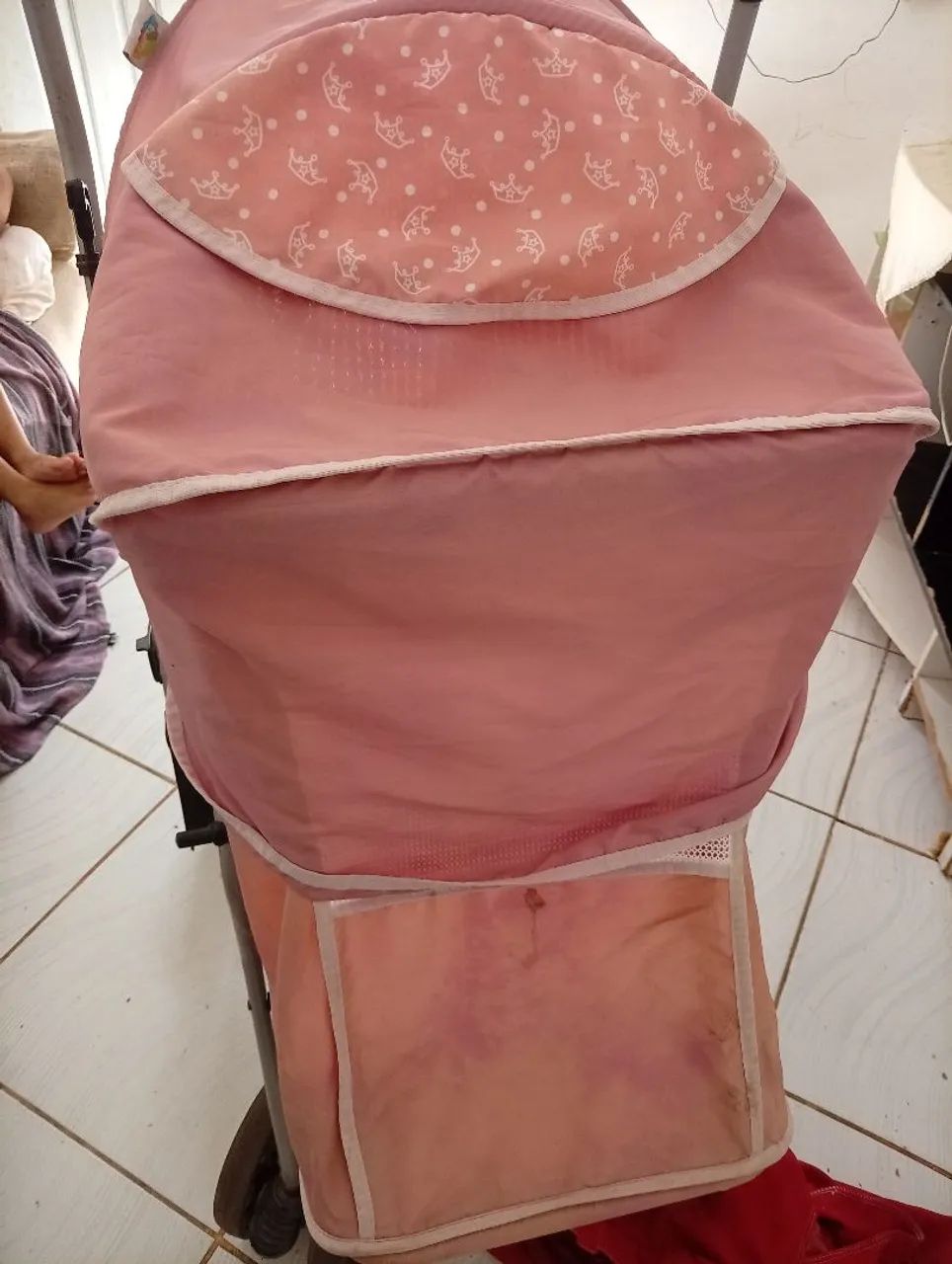Vende-se esse carrinho super confortável tutti-baby - Foto 3
