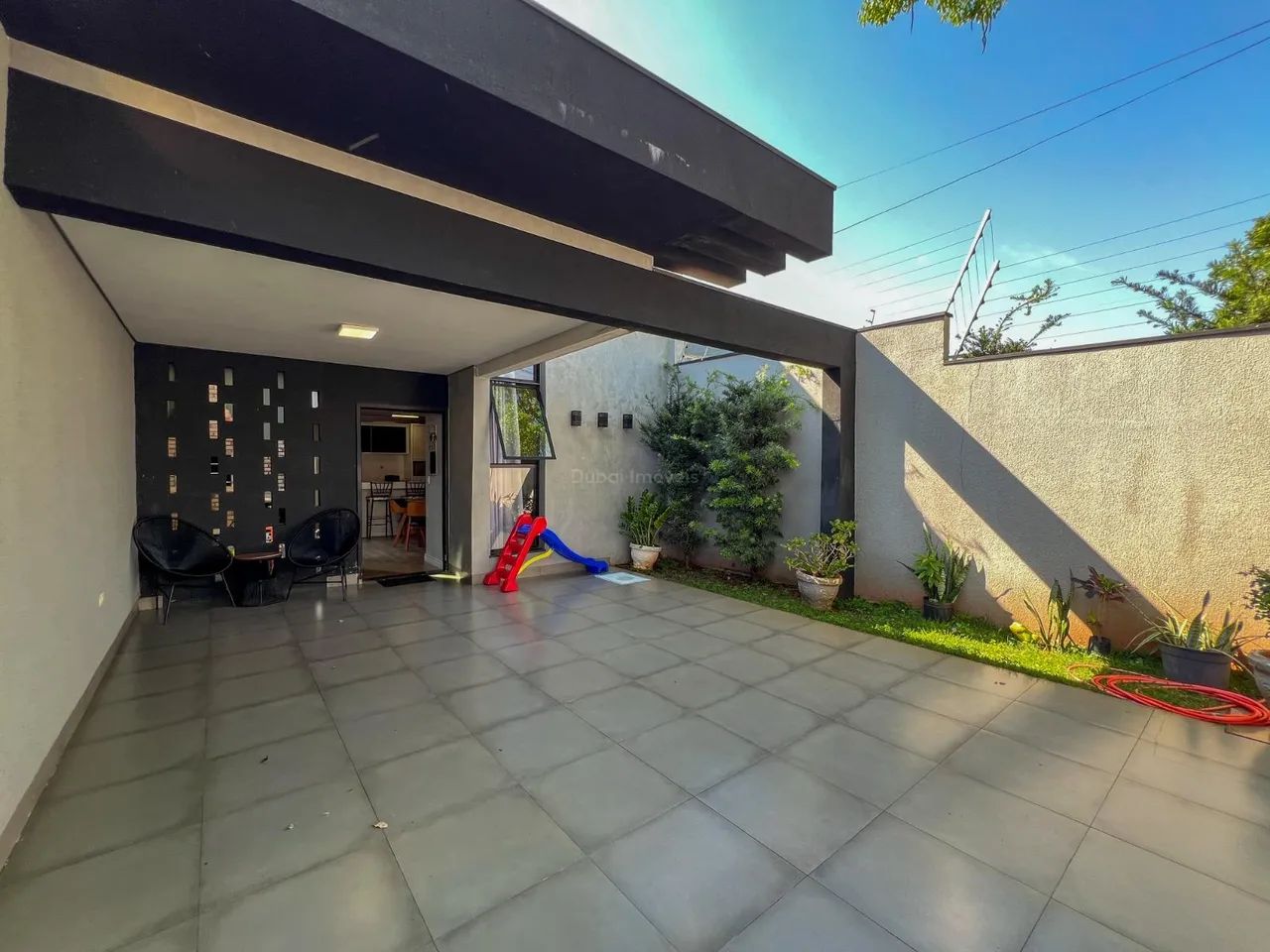 CASA MODERNA, CONFORTÁVEL E COMPLETA - Foto 2