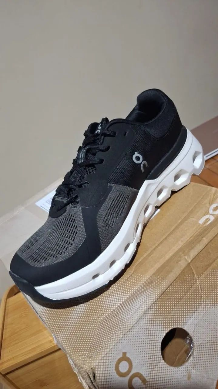 Tênis On Running Cloudrunner  - Foto 2