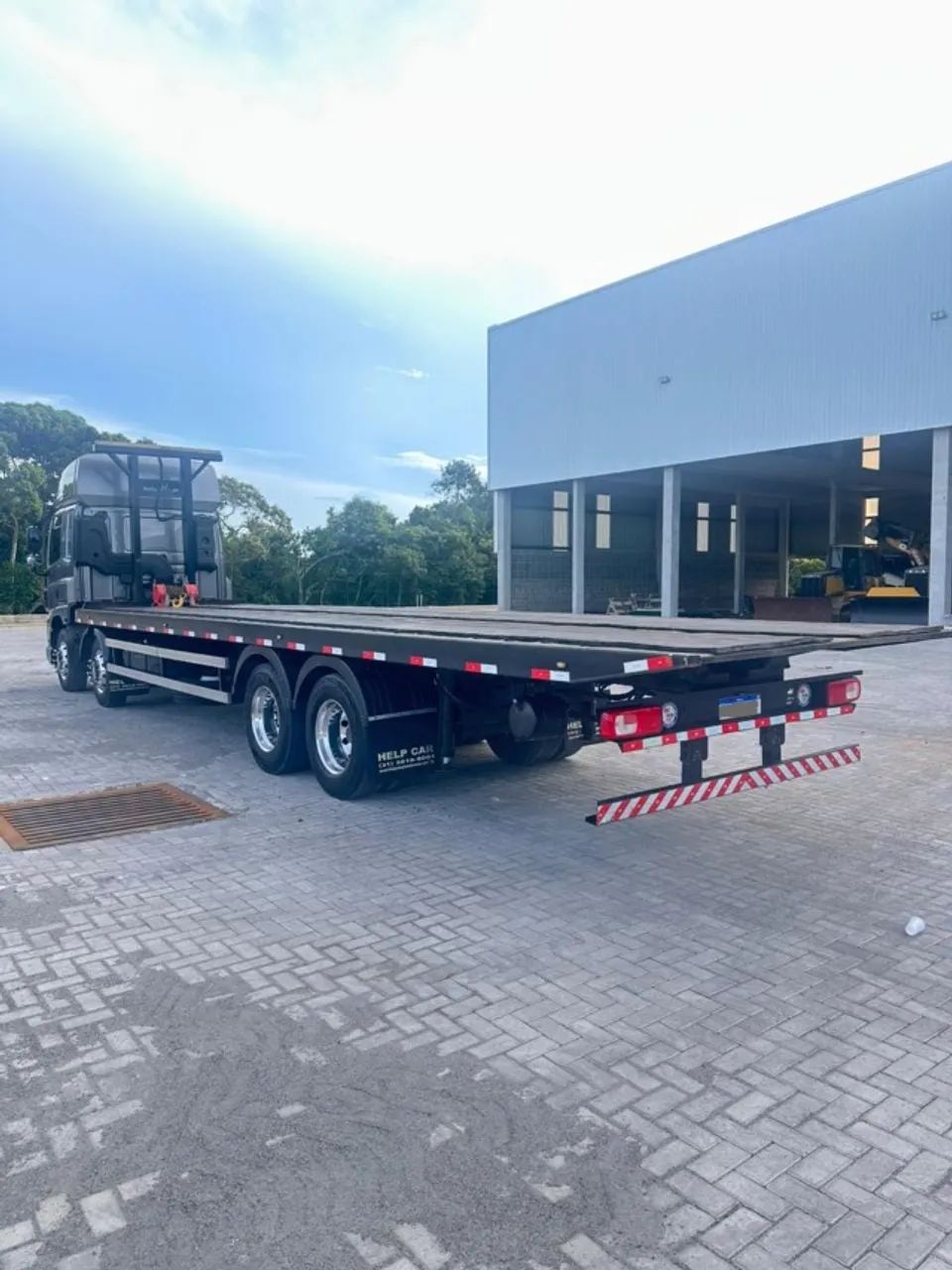 CAMINHÃO PLATAFORMA DAF CF 310 8X2 SPACE CAB AUT - Foto 2