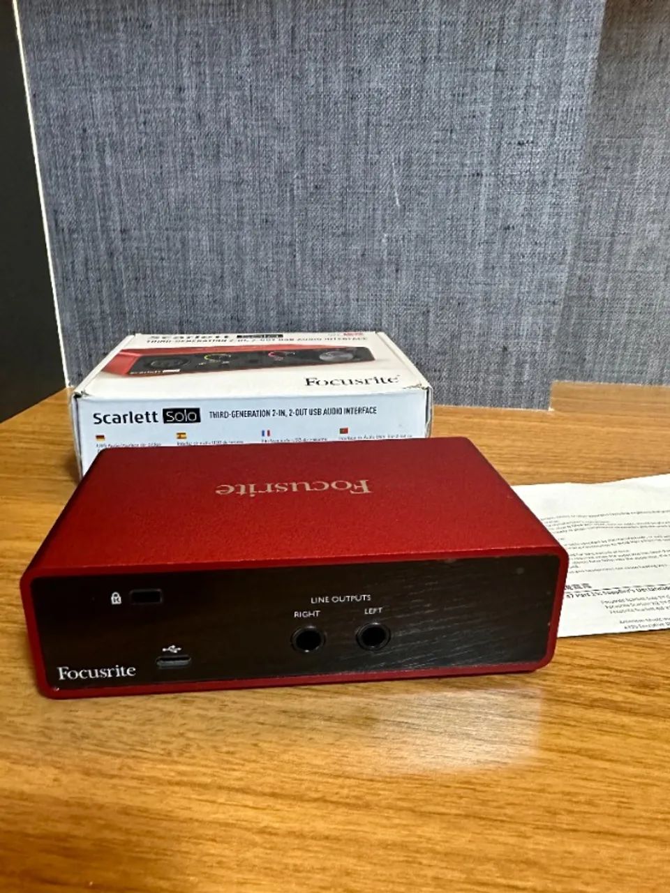 Interface de Áudio USB Focusrite Scarlett Solo 3a Geração