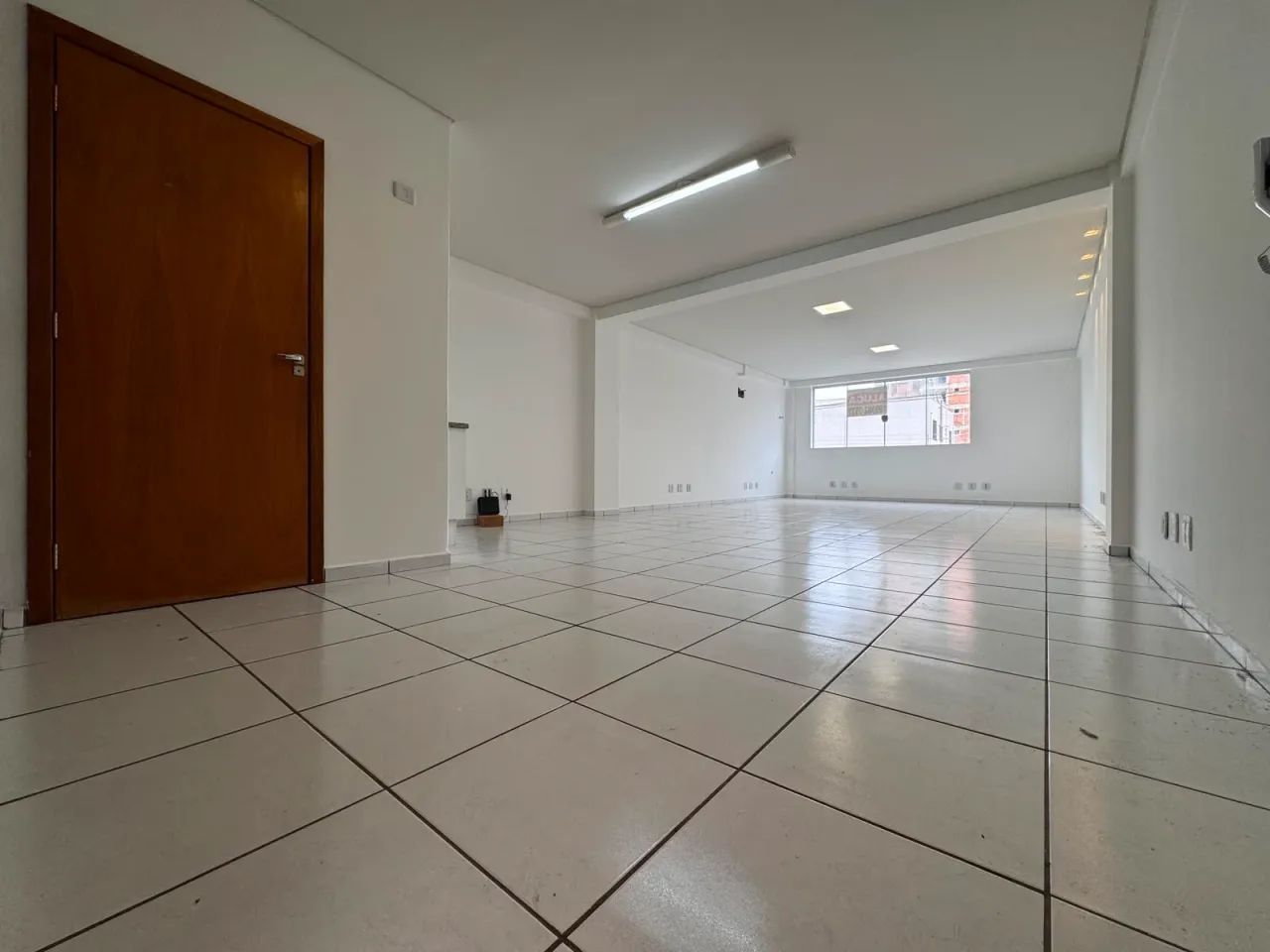 Sala comercial na Rua Santos Dumont com 53m² | Maringá-PR