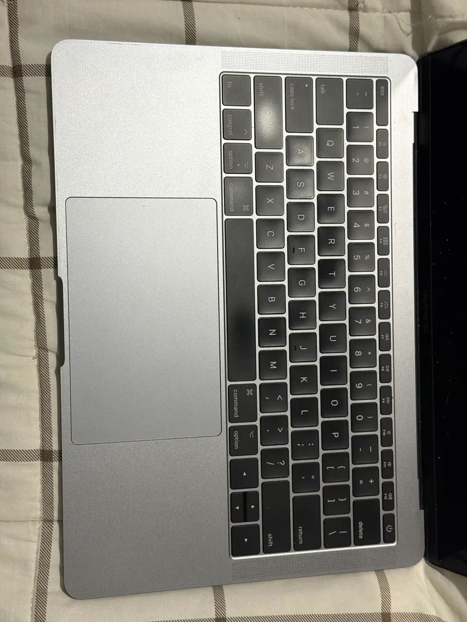 Magnífico MacBook Pro 2017 i5 16RAM 256SSD - Foto 4