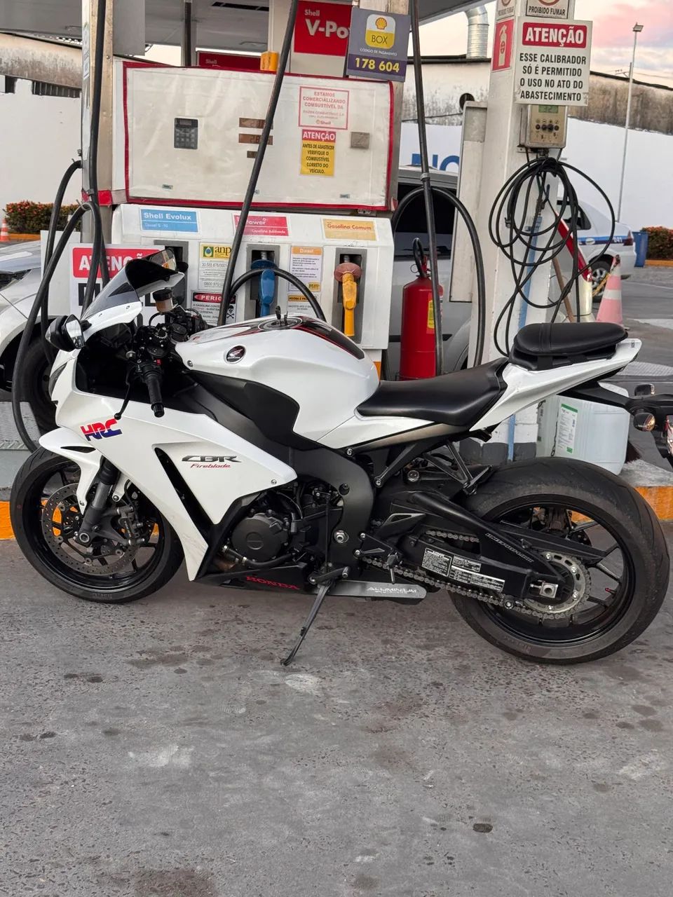 CBR 1000 RR FireBlade - Foto 3