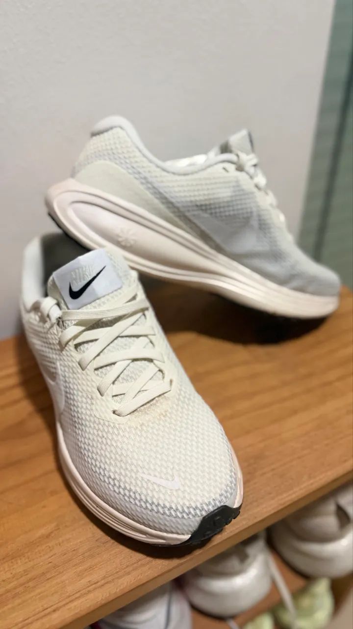 Tênis Nike Revolution 8