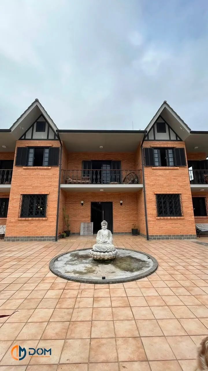 Casa de alto padrão com estilo europeu clássico - Foto 4