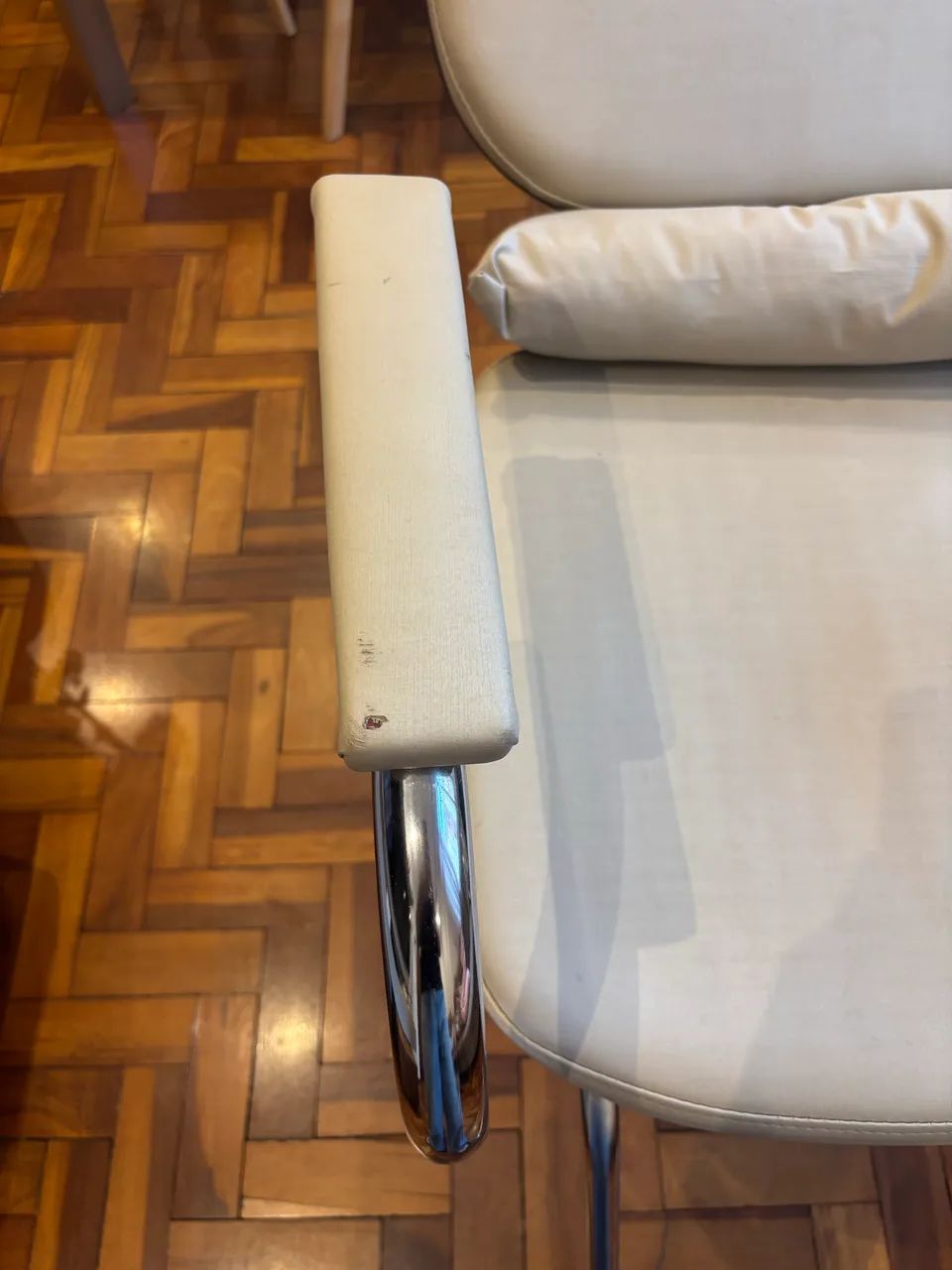 Cadeira reclinável para maquiagem e sobrancelhas - Foto 3