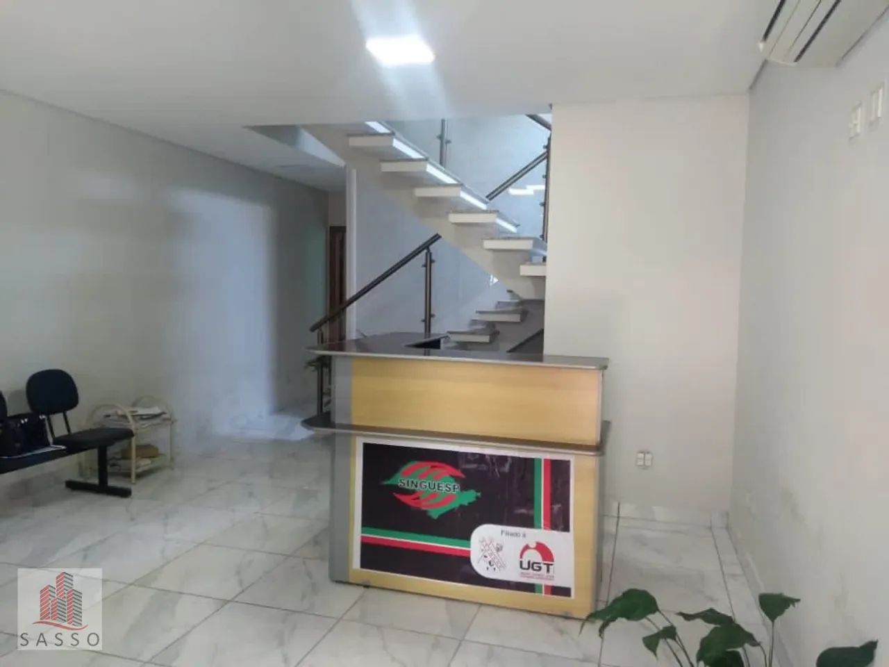 Alugo casa com 4 quartos no Belém - Foto 4