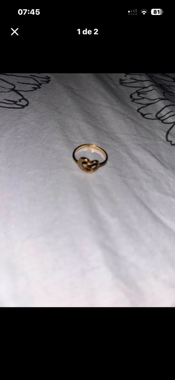 Anel de ouro de coração cravejado de diamante branco 