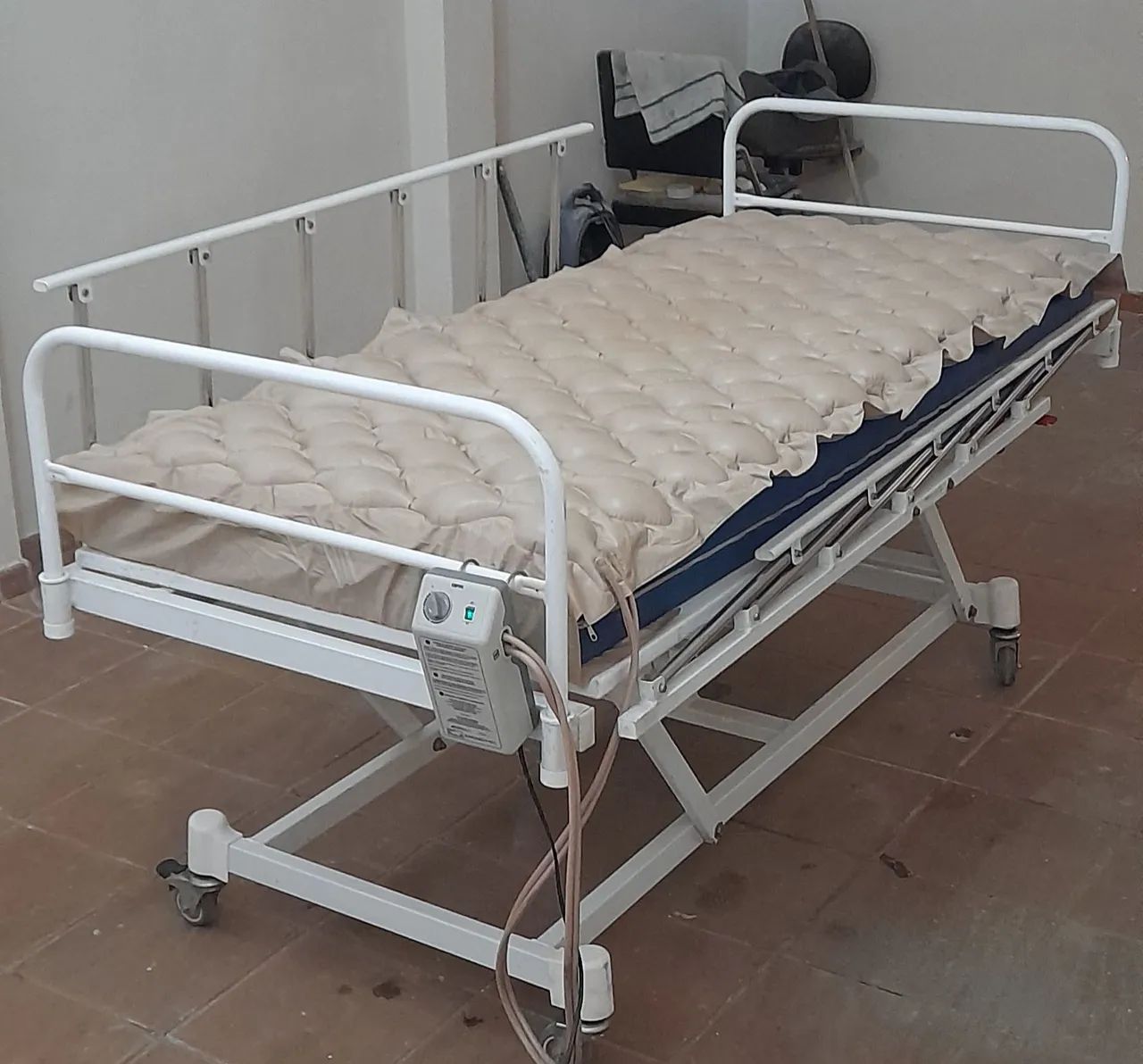 Cama Hospitalar e movimentos - Foto 3
