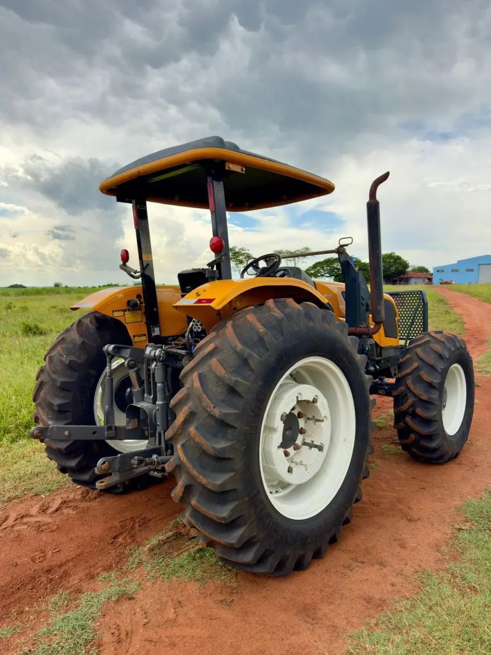 TRATOR VALTRA  - Foto 3