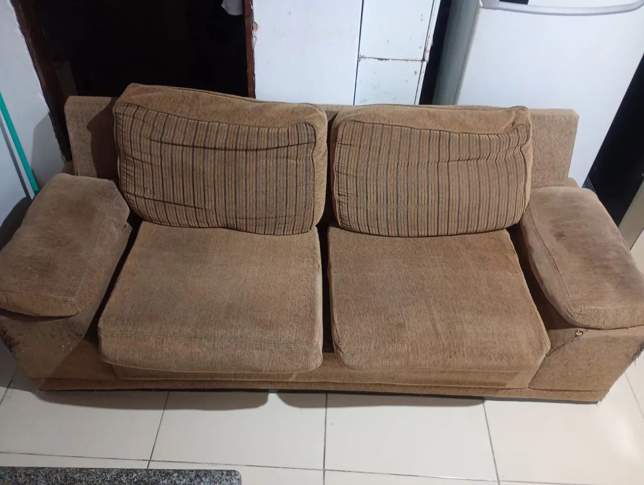 Sofá ortopédico, grande, marrom, usado (Aceito ofertas ).