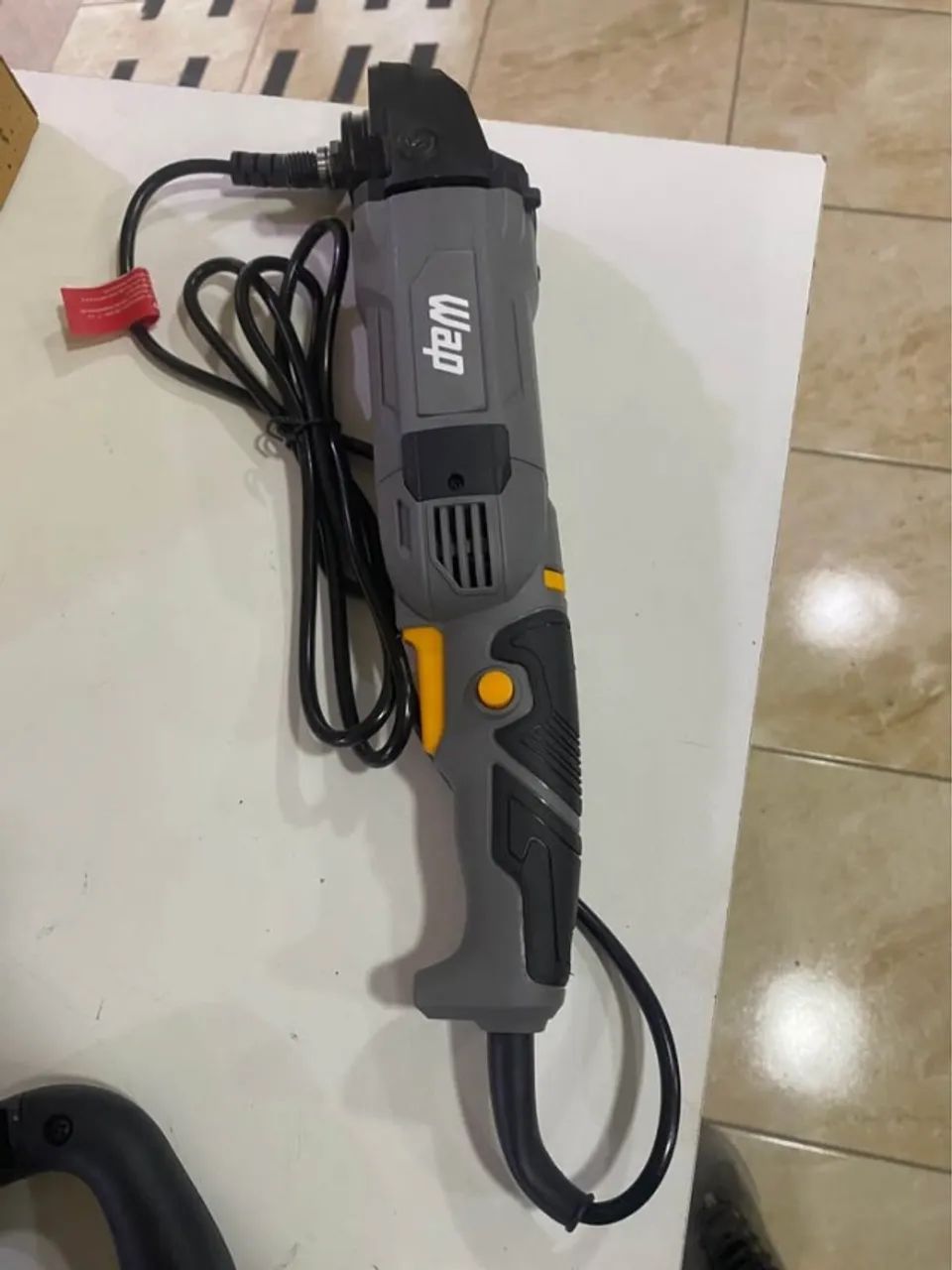 Politriz Rotativa WAP WF PR01 - 1200W - 7 Polegadas - 6 Velocidades