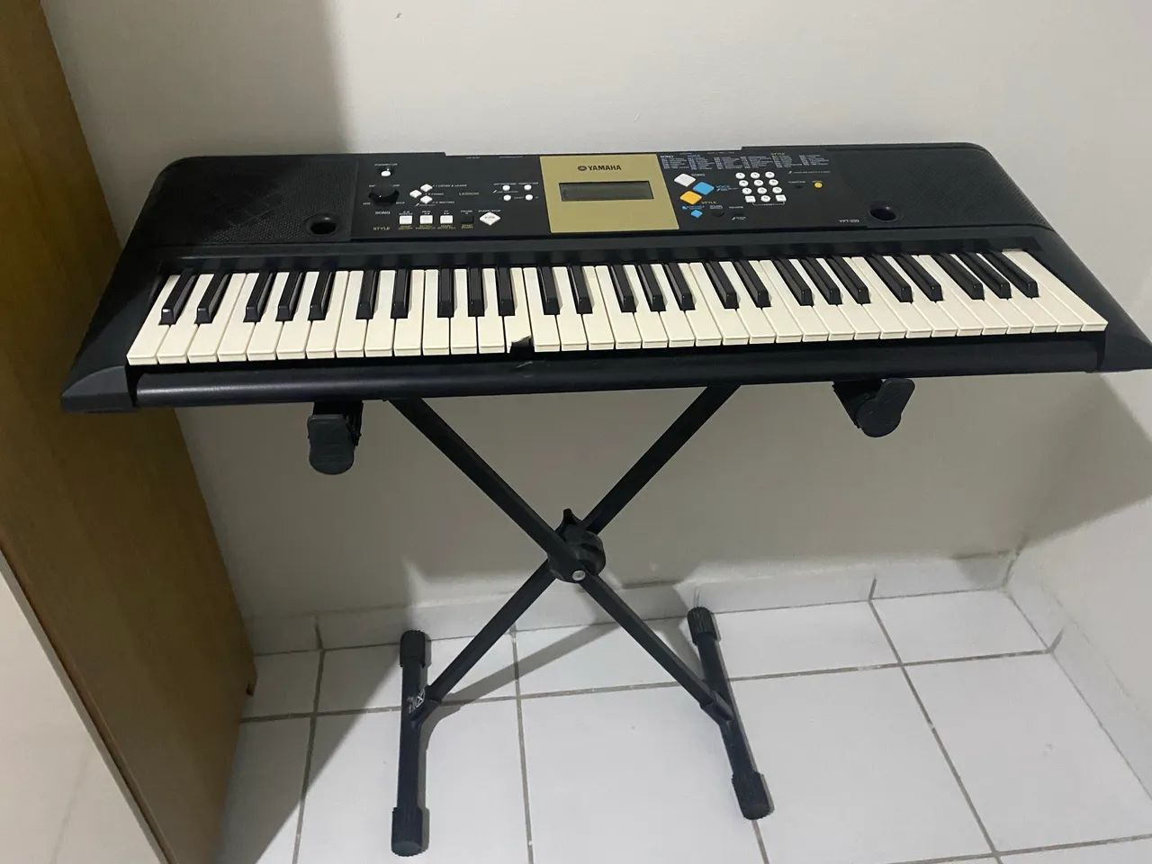 Vendo Teclado Yamaha -YPT-220  - Foto 2