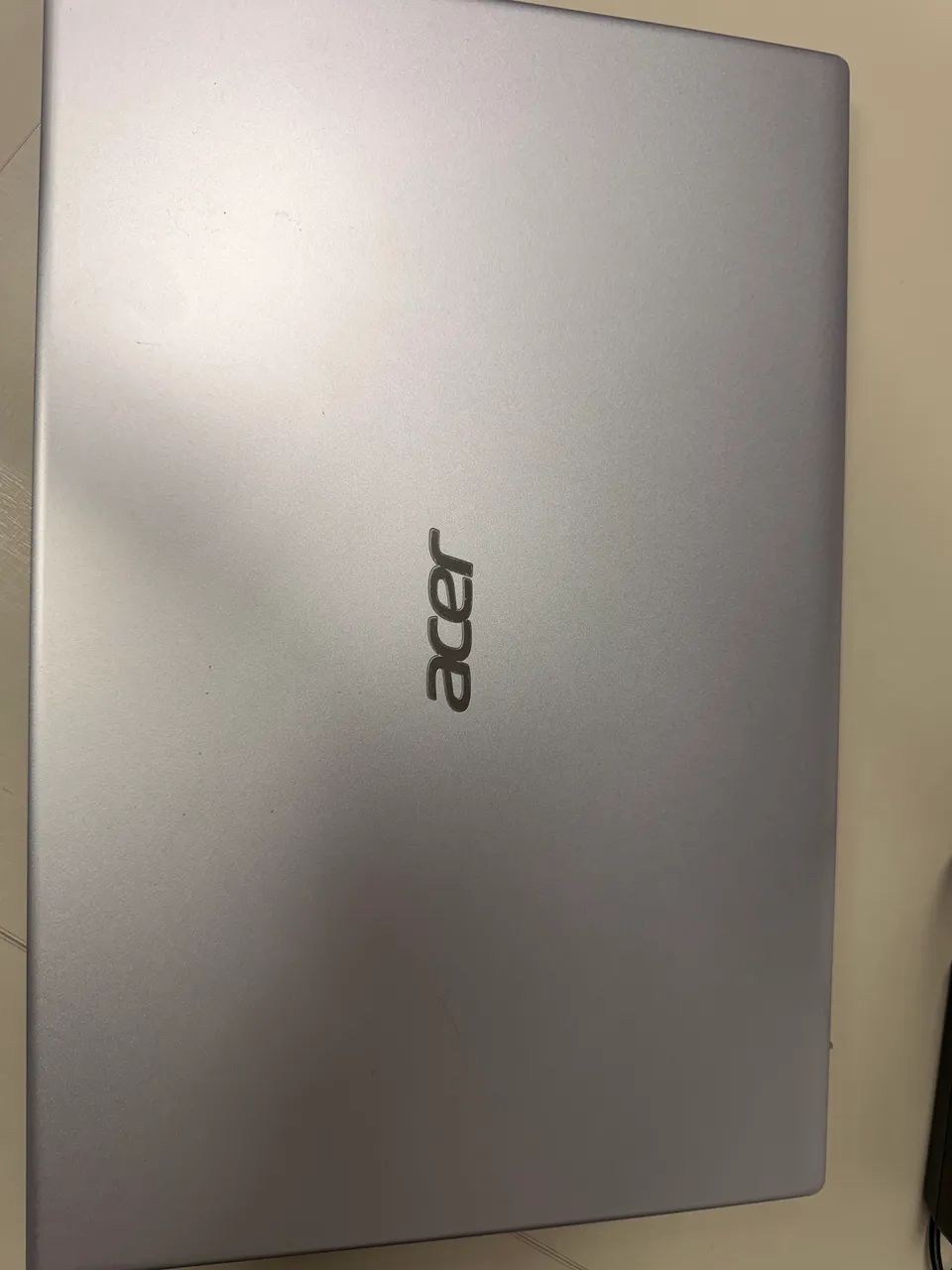 Notebook ACER i3 8g SSD 240 - top - Foto 2