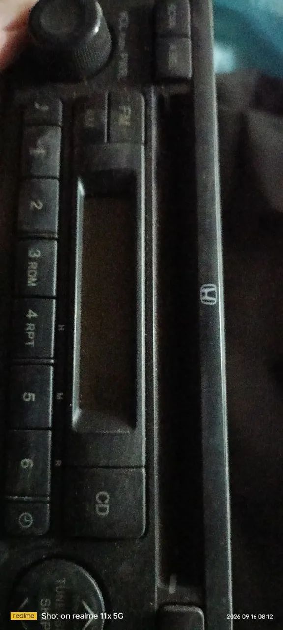 Rádio de carro antigo da Honda. - Foto 5