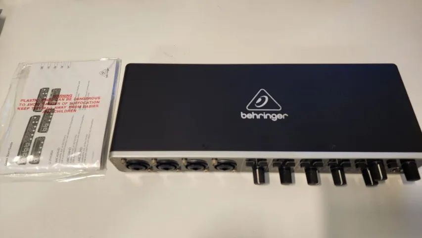 Interface de áudio Behringer UMC404HD 4 Canais - Foto 2