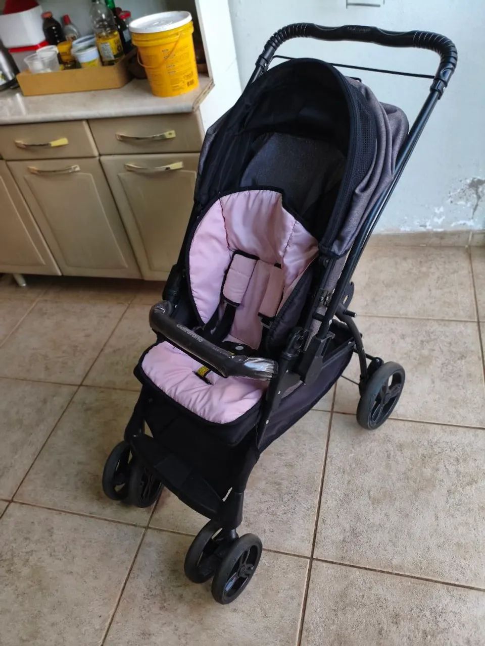 Carrinho de bebê estado de novo