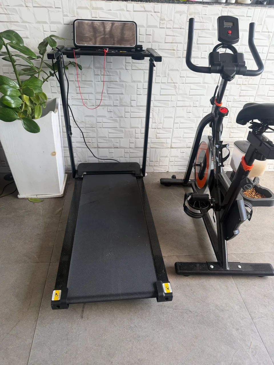 Vendo esteira e bicicleta - Foto 2