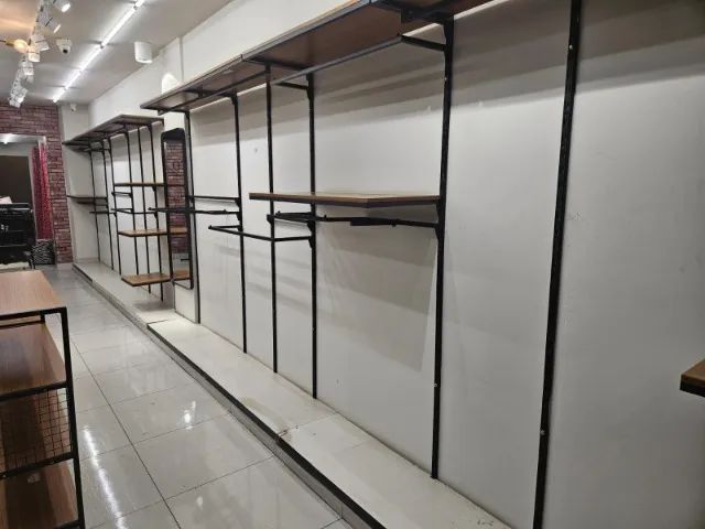 Estrutura de araras / roupeiro para loja de roupa - Foto 3