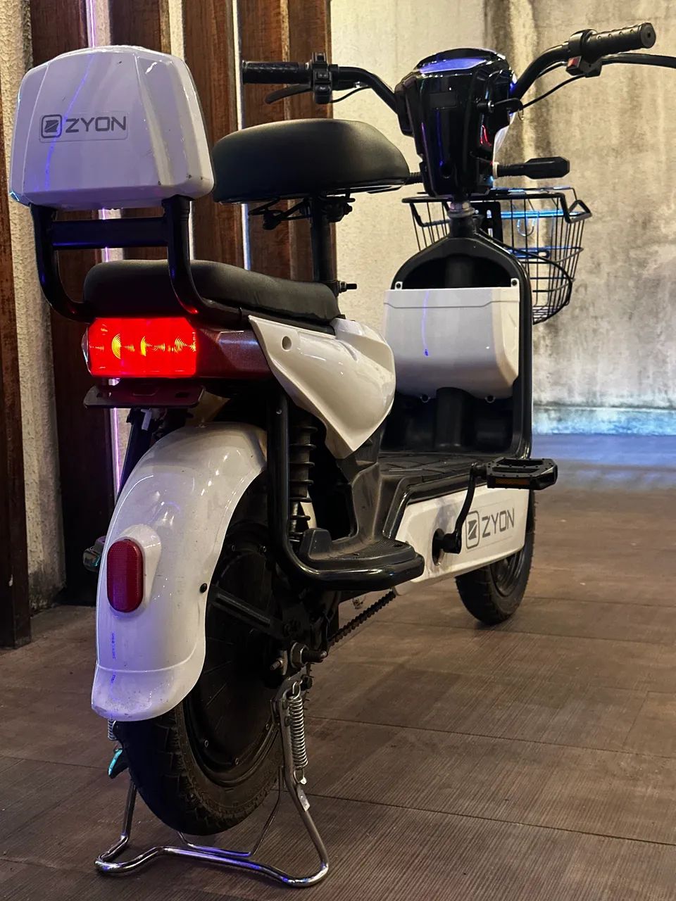 Scooter elétrica 