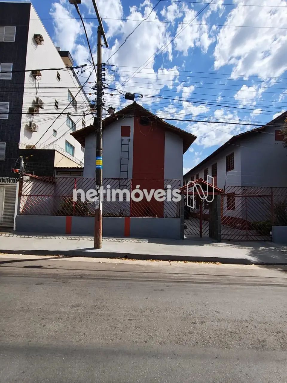 Excelente Casa Geminada com Entrada Coletiva de 03 quartos. - Foto 2