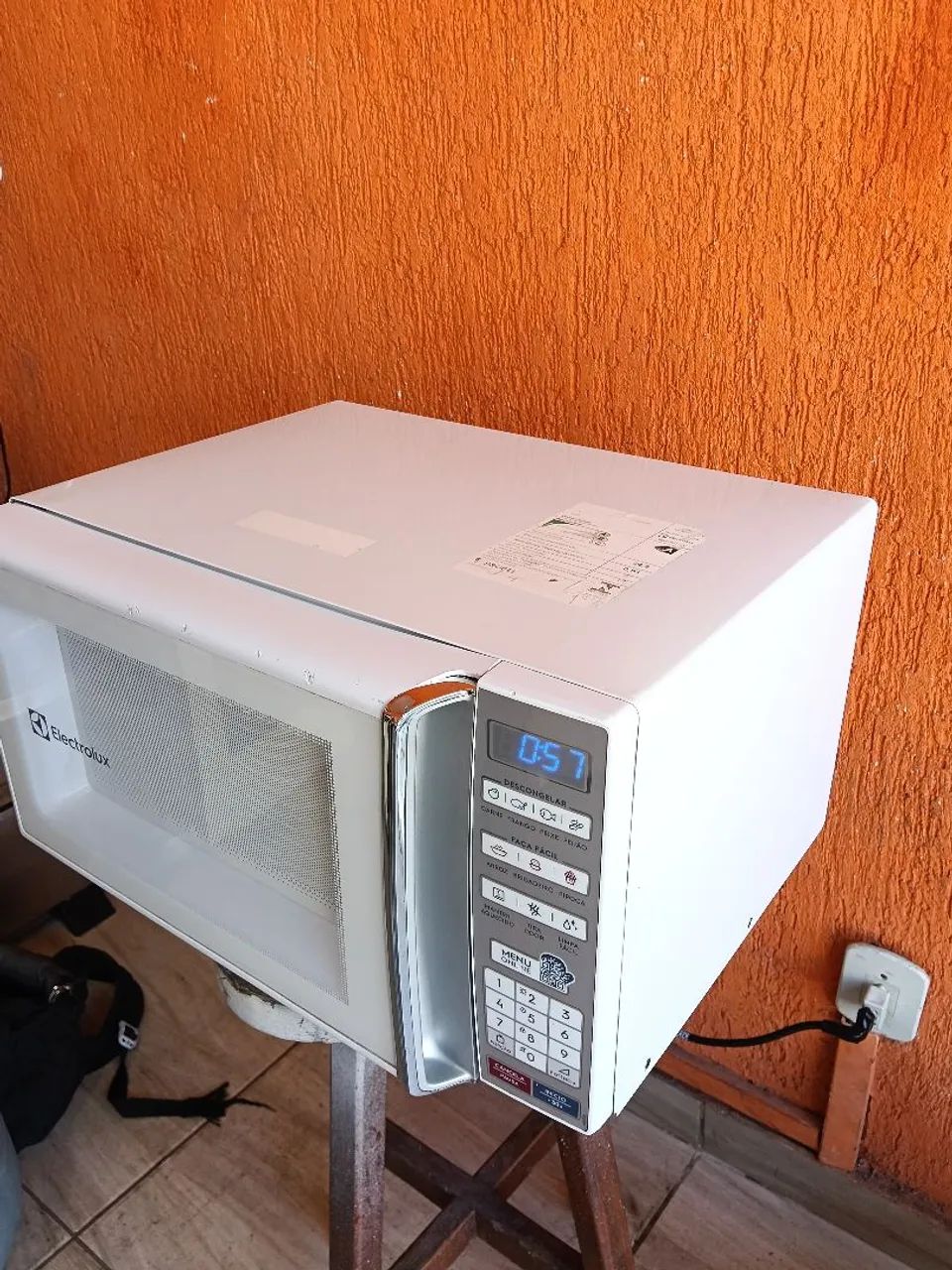 MICROONDAS ELECTROLUX 31 LITROS - Foto 3