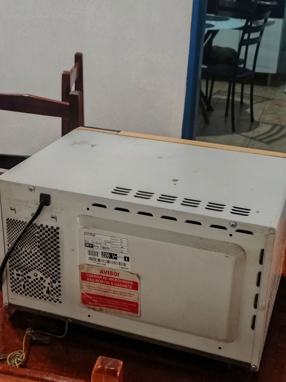 VENDE - MICROONDAS USADO  - Foto 5