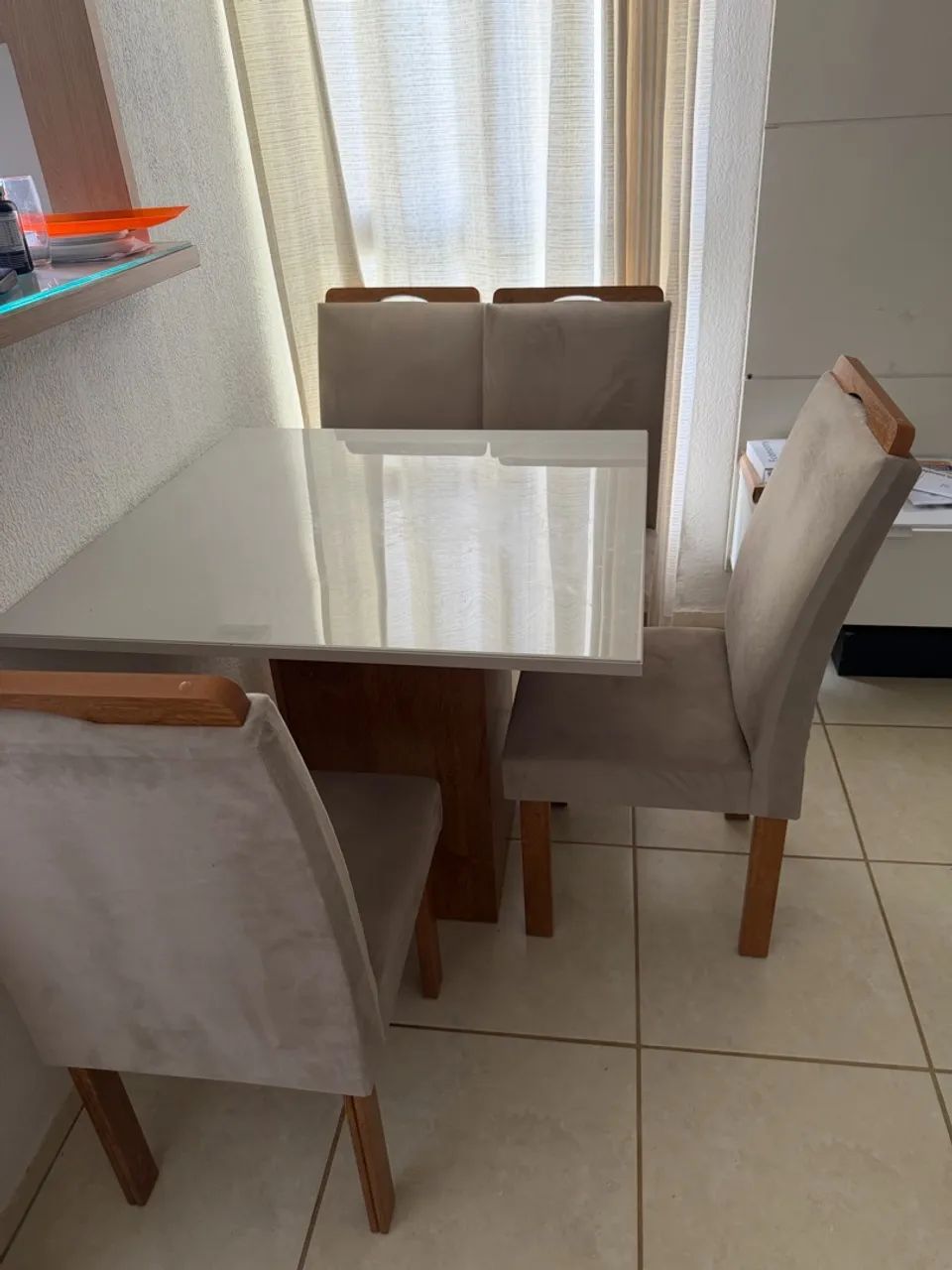 Mesa 4 lugares + 4 cadeiras
