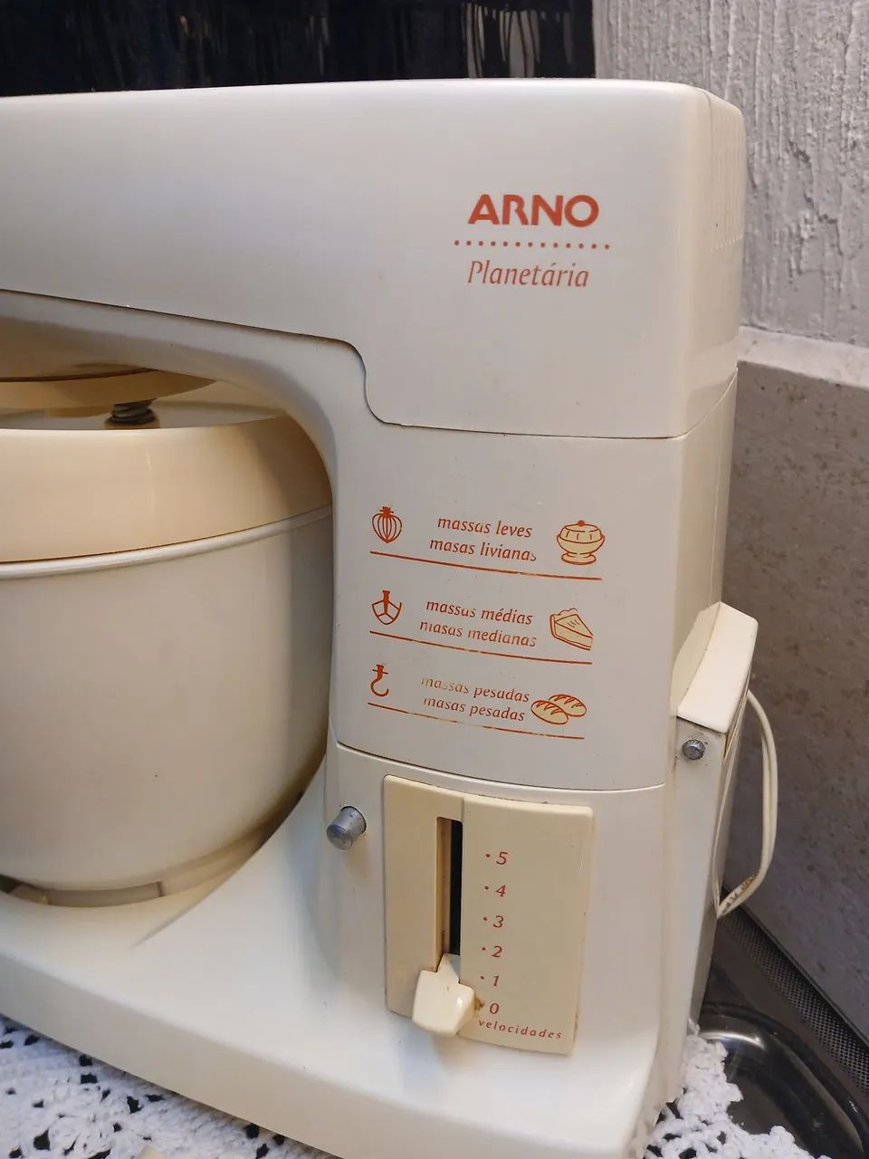 Batedeira planetária Arno  - Foto 4