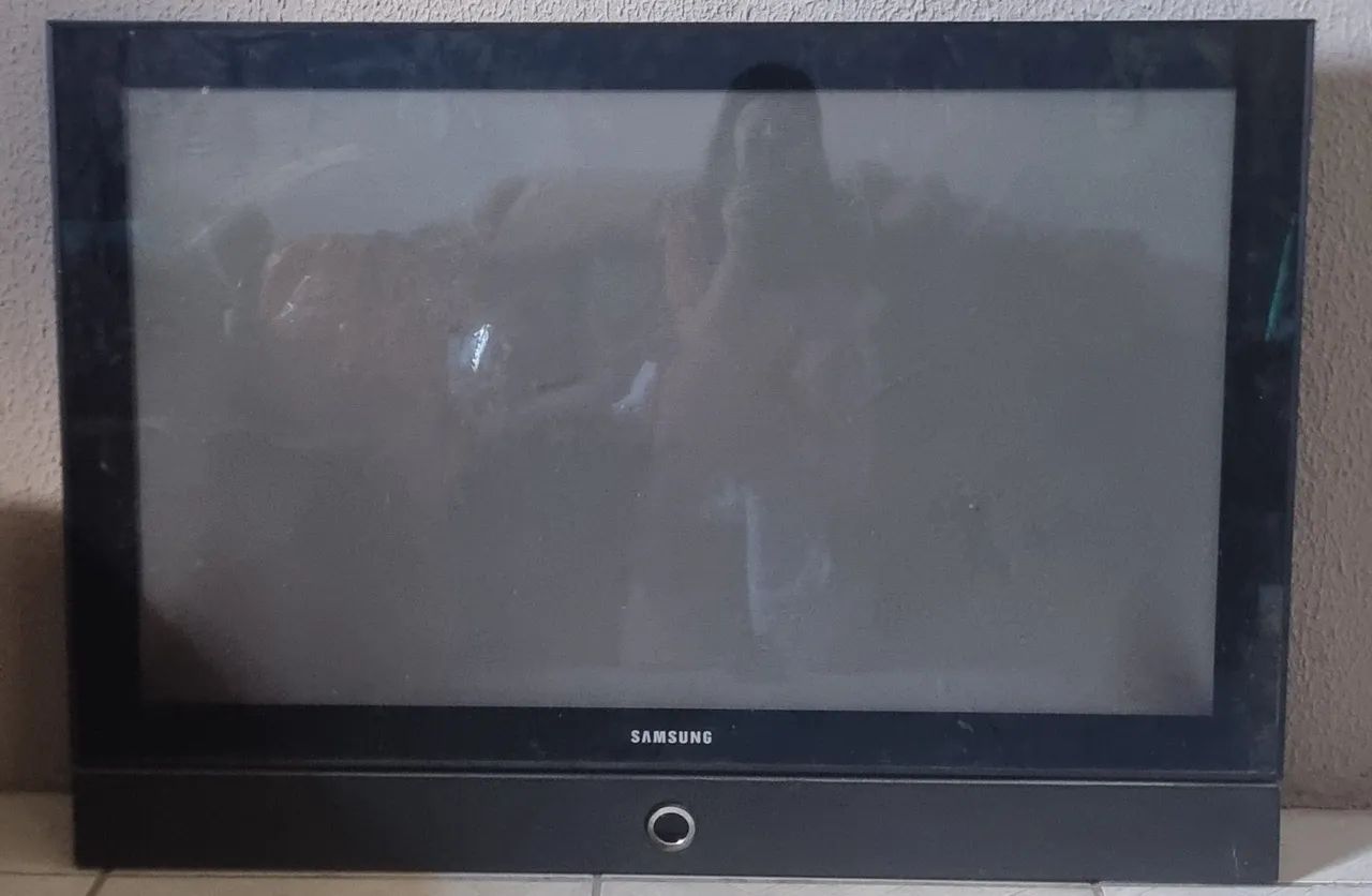 Vendo televisão para retirada de peças.  - Foto 2