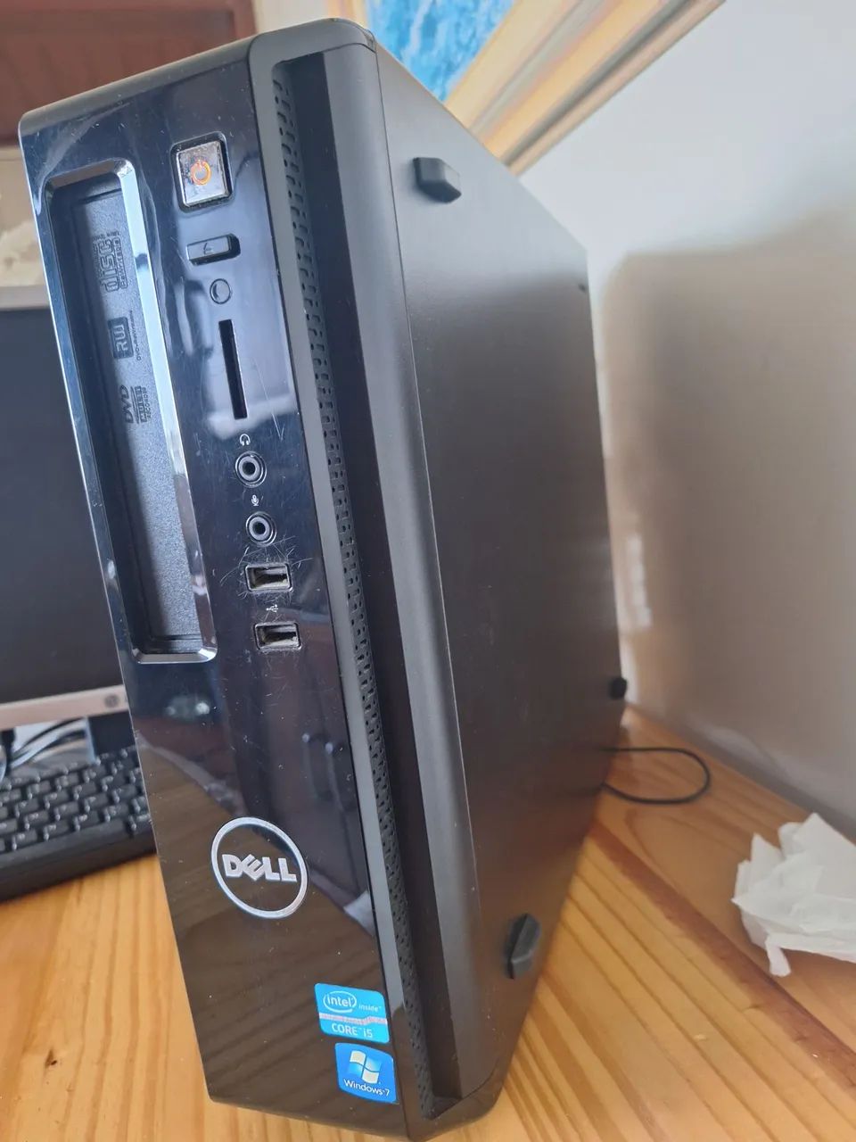 Dell Vostro 260s Slim Tower. <br>?Processador: Intel Core i5 de 2