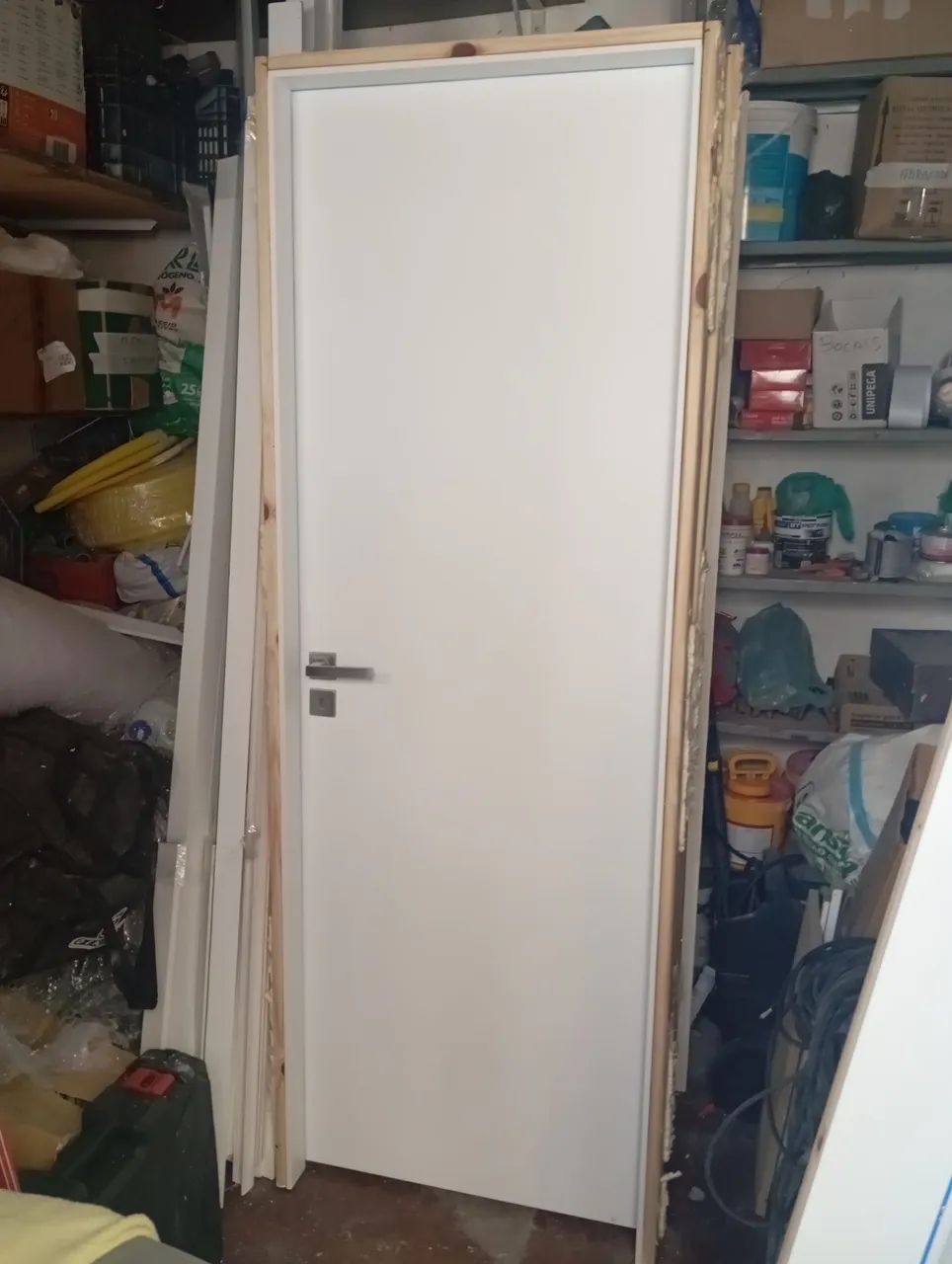 Portas de madeira 72 cm x 2.10 com guarnições novas e ferragens. Relação abaixo. - Foto 2