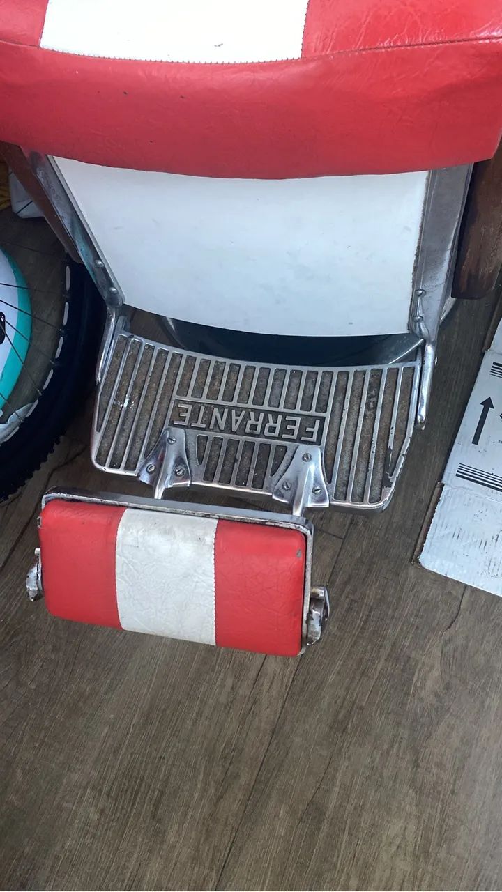 Vende-se cadeira de barbeiro - Foto 5