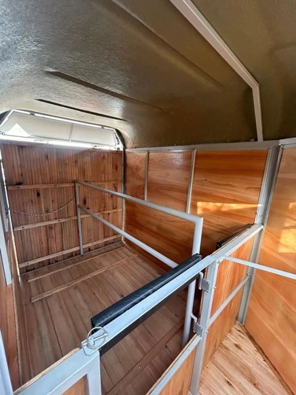 Reboque para 02 Cavalos modelo 4001 - Foto 4