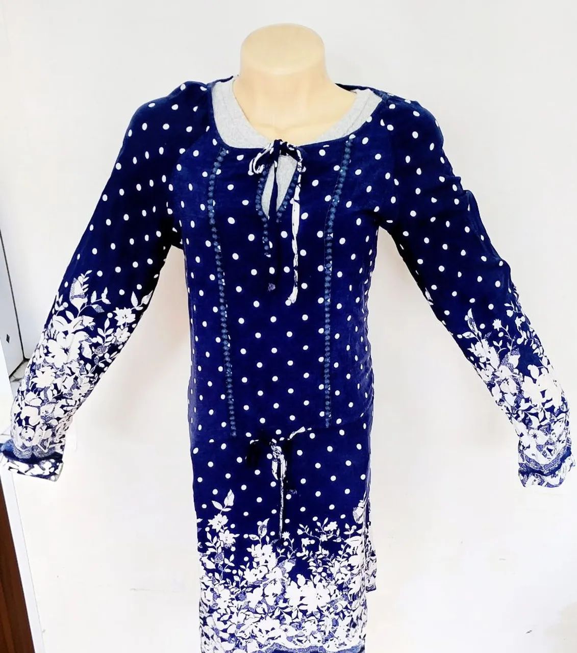 Vestido de Poá Tam. P azul/ branco 